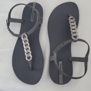 Ipanema sandals size 7